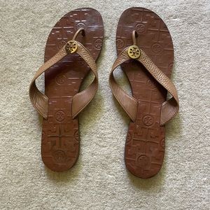 tory burch flip flops
